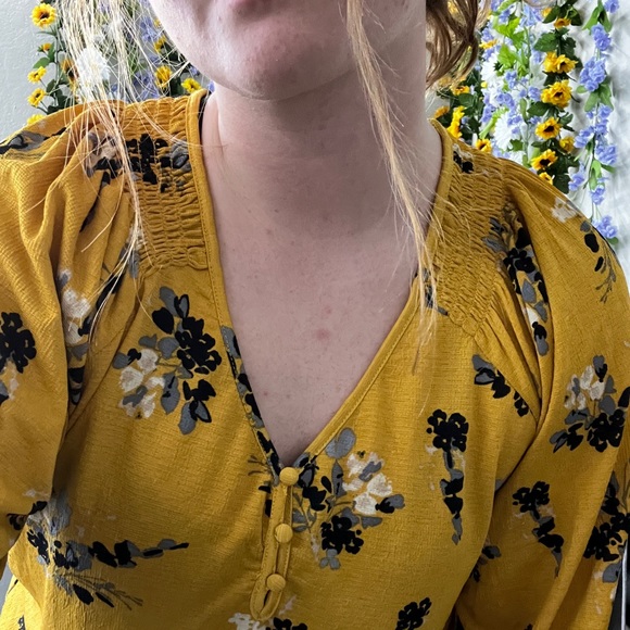 Buttoned blouse - Picture 5 of 5